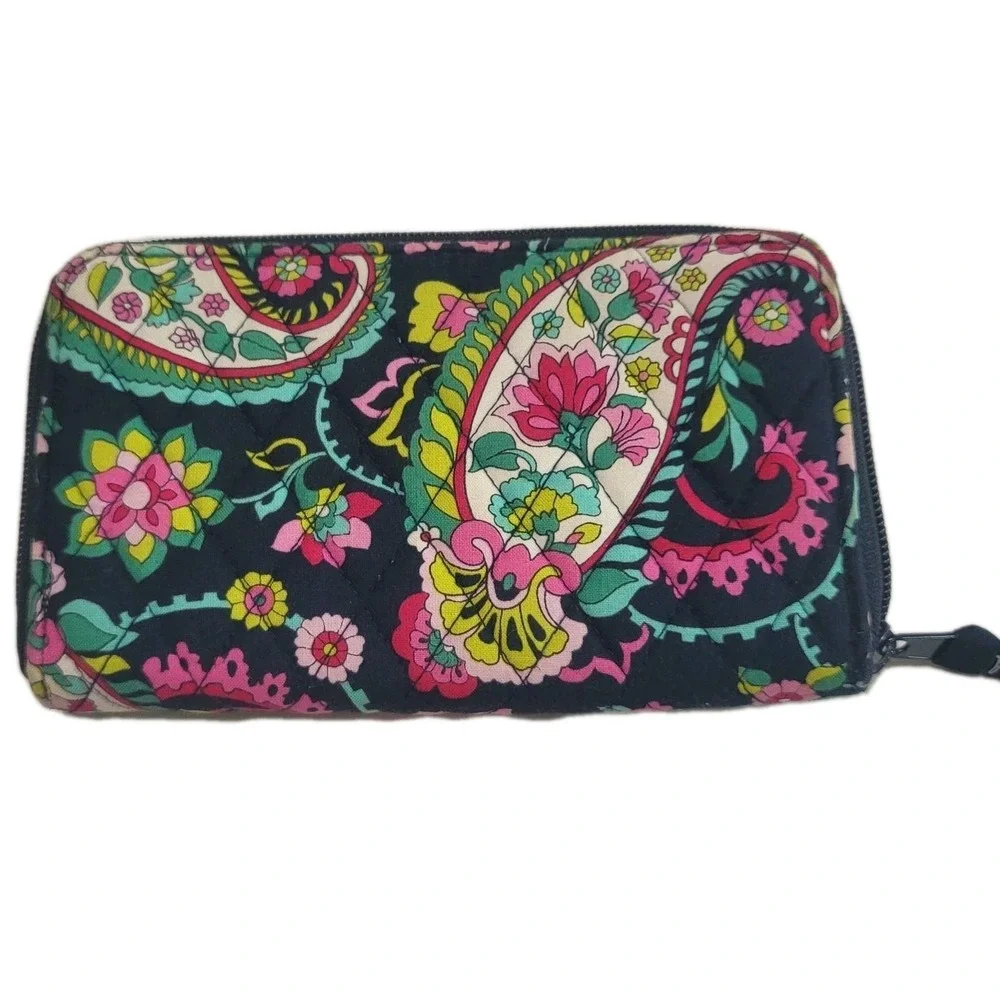 Vera Bradley Petal Paisley Retired Zip-Around Quilted Wallet ‎ Multicolor